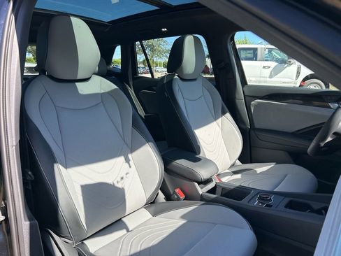 New 2026 Volkswagen Tiguan SE R-Line FWD image 38