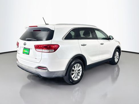Used 2017 Kia Sorento FWD image 10