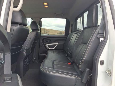 Used 2019 Nissan Titan PRO-4X w/ Pro-4x Convenience Package AWD/4WD image 10