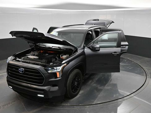 Used 2024 Toyota Sequoia SR5 image 41