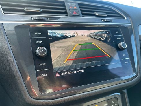 Used 2024 Volkswagen Tiguan SE R-Line image 10