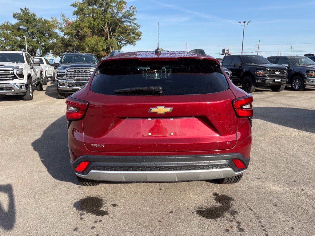 Used 2024 Chevrolet Trax LT w/ Driver Confidence Package FWD image 6