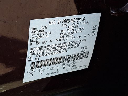 Used 2022 Ford Explorer XLT w/ Equipment Group 202A AWD/4WD image 28