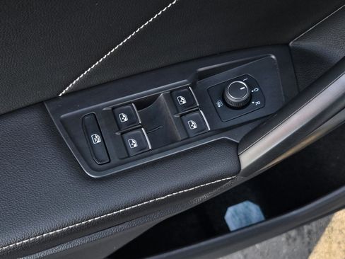 Used 2024 Volkswagen Tiguan SE image 10