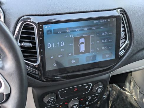 Used 2018 Jeep Compass Latitude w/ Popular Equipment Group AWD/4WD image 12