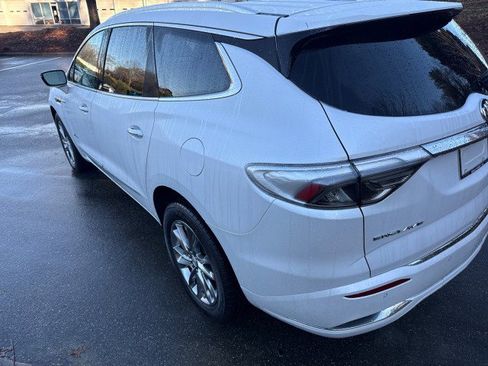 Used 2022 Buick Enclave Avenir image 5