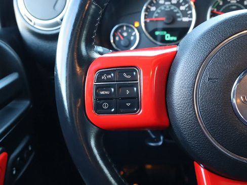 Used 2014 Jeep Wrangler Unlimited Rubicon w/ Connectivity Group image 14