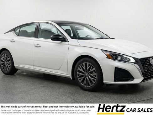 Used 2025 Nissan Altima 2.5 SV image 1