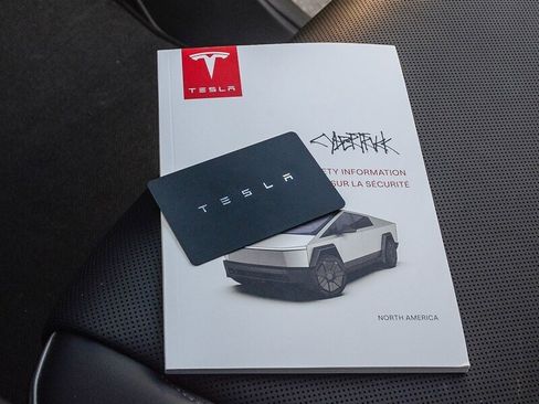 Used 2024 Tesla Cybertruck AWD Crew Cab image 33