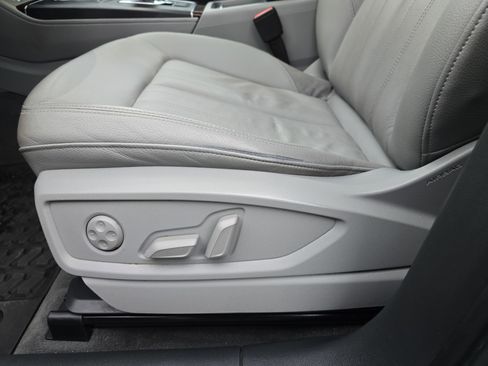 Used 2019 Audi Q5 2.0T Premium Plus w/ Premium Plus Package image 27