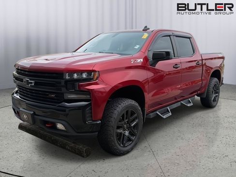 Used 2021 Chevrolet Silverado 1500 LT Trail Boss w/ Convenience Package II AWD/4WD image 2