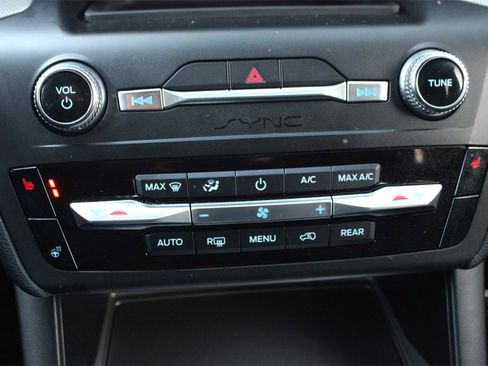 Used 2020 Ford Explorer XLT w/ Comfort Package image 32