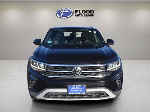 Used 2020 Volkswagen Atlas Cross Sport SEL image 2