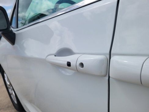 Used 2023 Chrysler Voyager LX FWD image 10