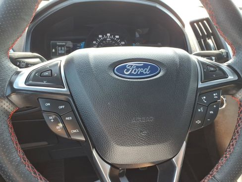 Used 2024 Ford Edge ST-Line image 19