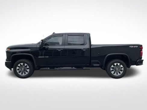 Used 2025 Chevrolet Silverado 2500 Custom w/ Custom Value Package AWD/4WD image 4
