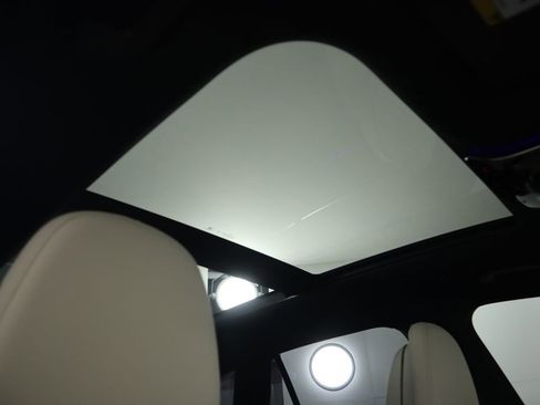 Certified 2025 Mercedes-Benz GLC 300 image 19