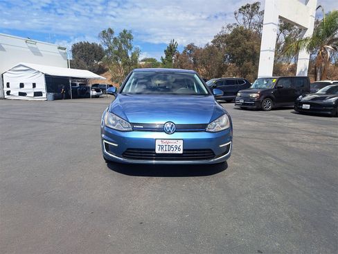 Used 2016 Volkswagen e-Golf SE image 2