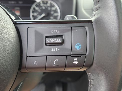 Used 2023 Nissan Rogue SV w/ SV Premium B Package image 27