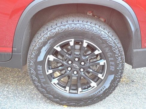 Used 2024 Chevrolet Traverse Z71 w/ Enhanced Driving Package image 12