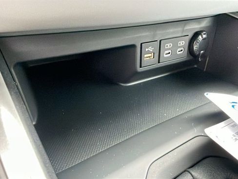 New 2026 Toyota Highlander XLE image 18