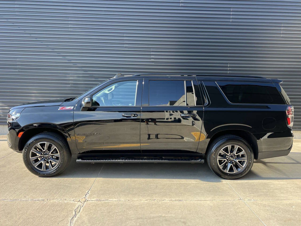 Used 2022 Chevrolet Suburban Z71 AWD/4WD image 10