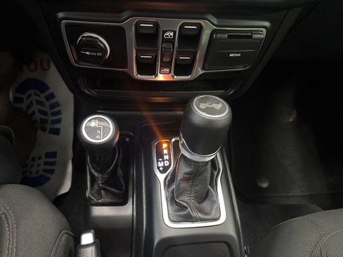 Used 2021 Jeep Wrangler Unlimited Sport image 22