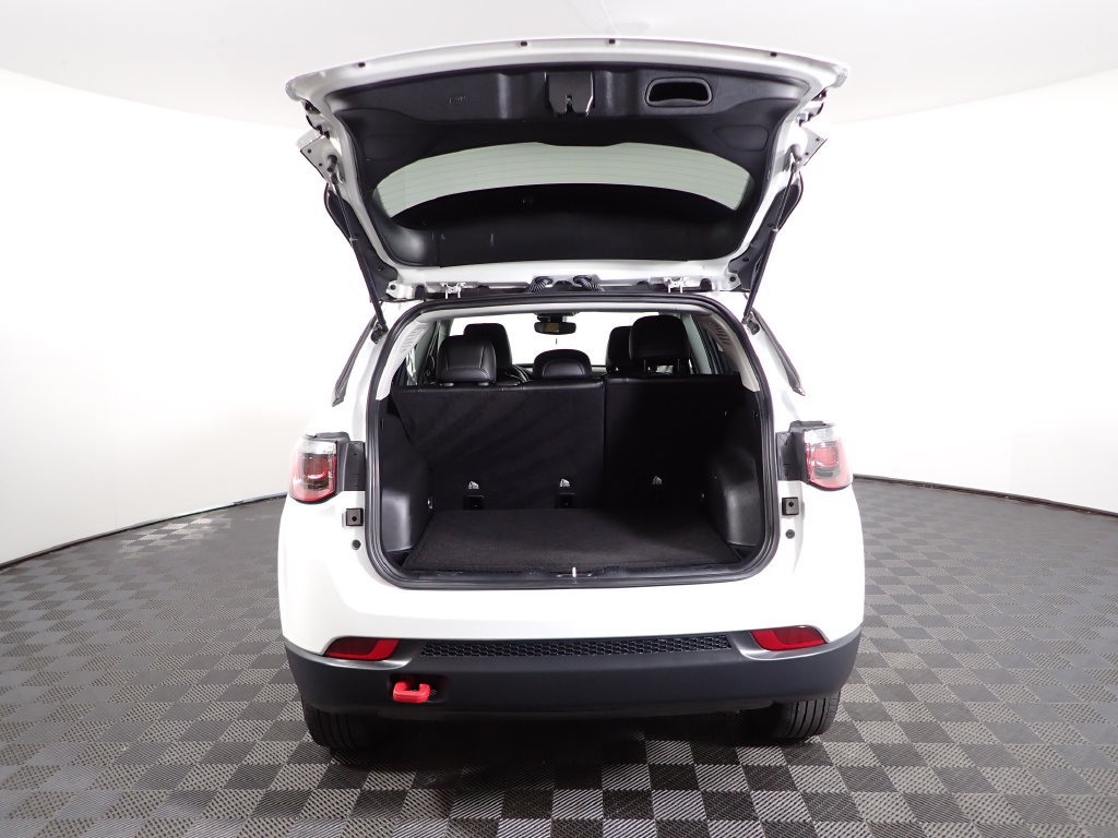 Used 2022 Jeep Compass Trailhawk w/ Trailhawk Convenience Group AWD/4WD image 13