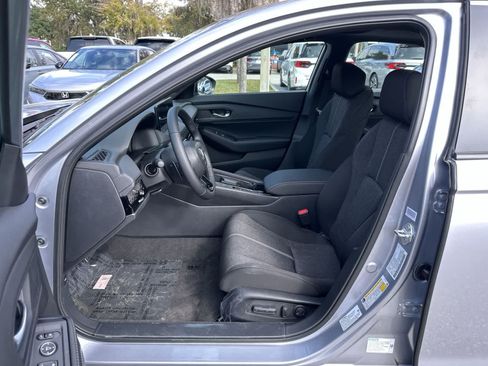 Used 2025 Honda Accord Sport image 2