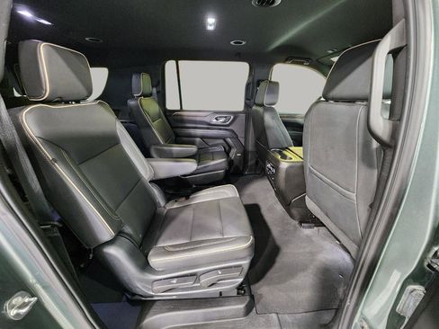 Used 2023 Chevrolet Suburban Premier AWD/4WD image 34