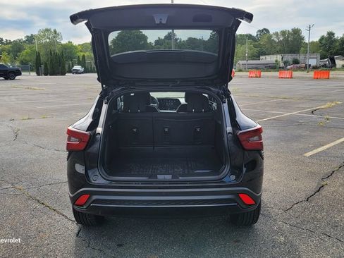 Used 2024 Chevrolet Trax RS FWD image 11