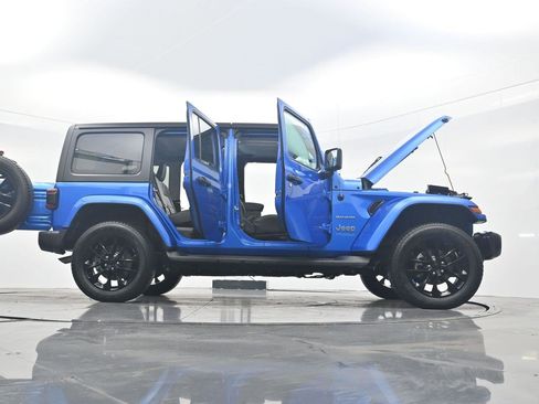 Used 2022 Jeep Wrangler Unlimited Sahara AWD/4WD image 50