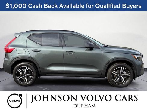 New 2026 Volvo XC40 B4 Core FWD image 2