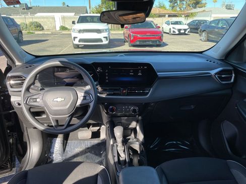 Used 2025 Chevrolet TrailBlazer LT image 32