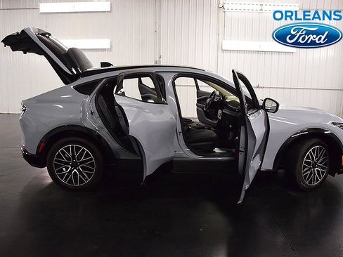 Used 2024 Ford Mustang Mach-E Premium image 34