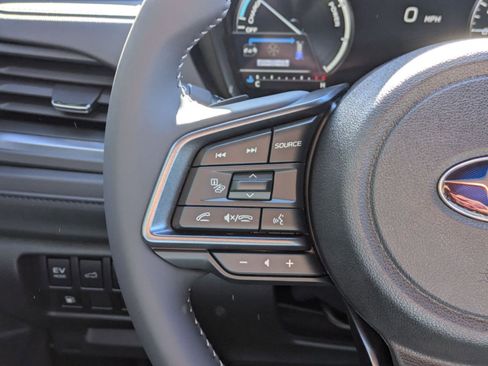 Used 2025 Subaru Forester Limited image 17