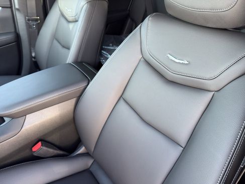 New 2026 Cadillac XT5 Luxury image 13