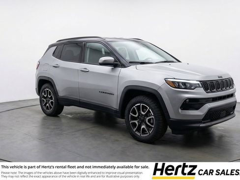 Used 2025 Jeep Compass Trailhawk AWD/4WD image 1