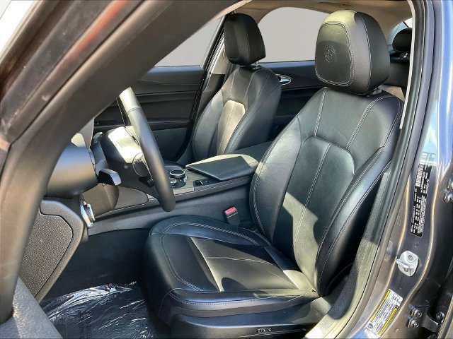 Used 2019 Alfa Romeo Giulia Ti AWD/4WD image 22