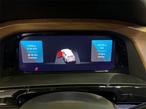 Certified 2025 Volkswagen Atlas SE image 17