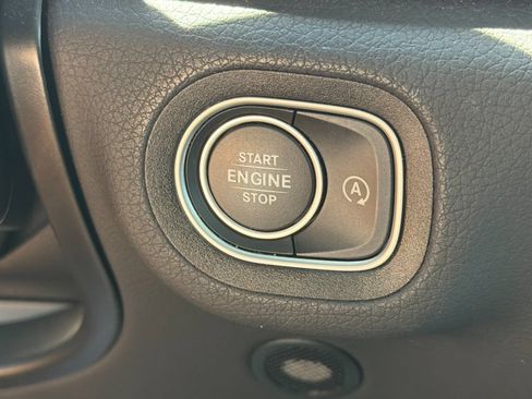 Used 2024 Mercedes-Benz GLS 450 4MATIC image 18