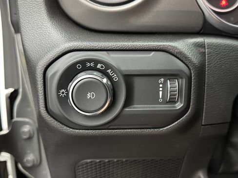 Used 2023 Jeep Wrangler Sport S image 21