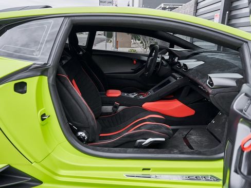 Used 2022 Lamborghini Huracan STO image 34
