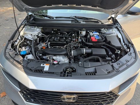 Certified 2025 Honda Accord SE image 16