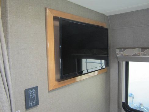 Used 2017 Mercedes-Benz Sprinter 3500 image 44