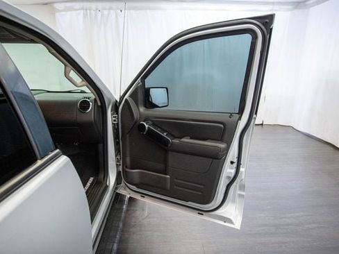 Used 2009 Ford Explorer Sport Trac Adrenalin image 17