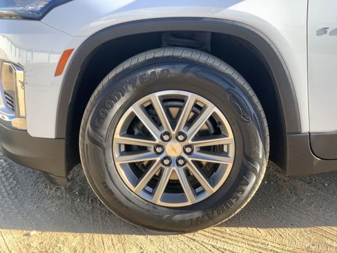 Certified 2023 Chevrolet Traverse LT FWD image 31