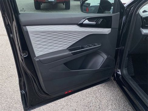 Used 2022 Volkswagen Taos S w/ IQ Drive S Package image 18