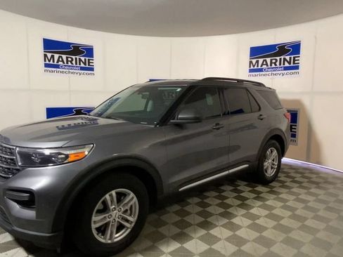 Used 2022 Ford Explorer XLT RWD image 6
