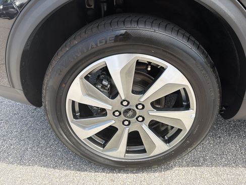 Used 2025 Ford Escape Platinum AWD/4WD image 27
